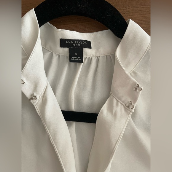 Ann Taylor White Blouse High Neck Bow Detail on Sleeve Cuff Size SP Small Petite - Picture 7 of 7